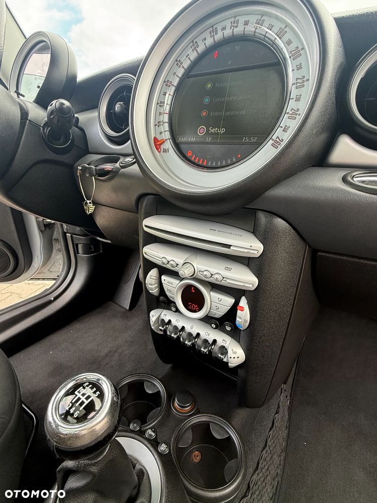 MINI Cooper Standard - 16