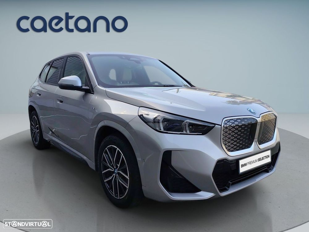 BMW iX1 eDrive20 Pack Desportivo M - 10