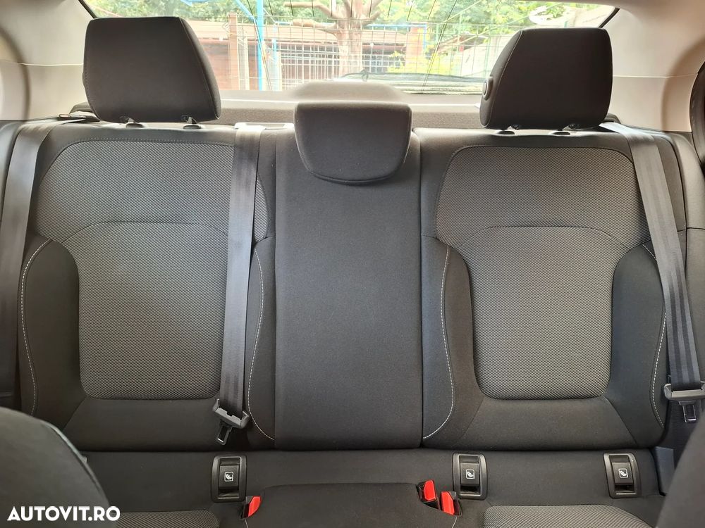 Renault Megane TCe Business - 10