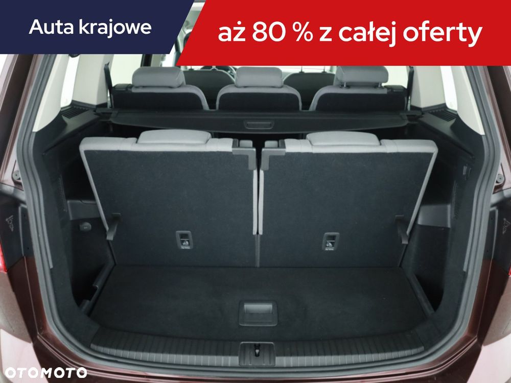 Volkswagen Touran - 12