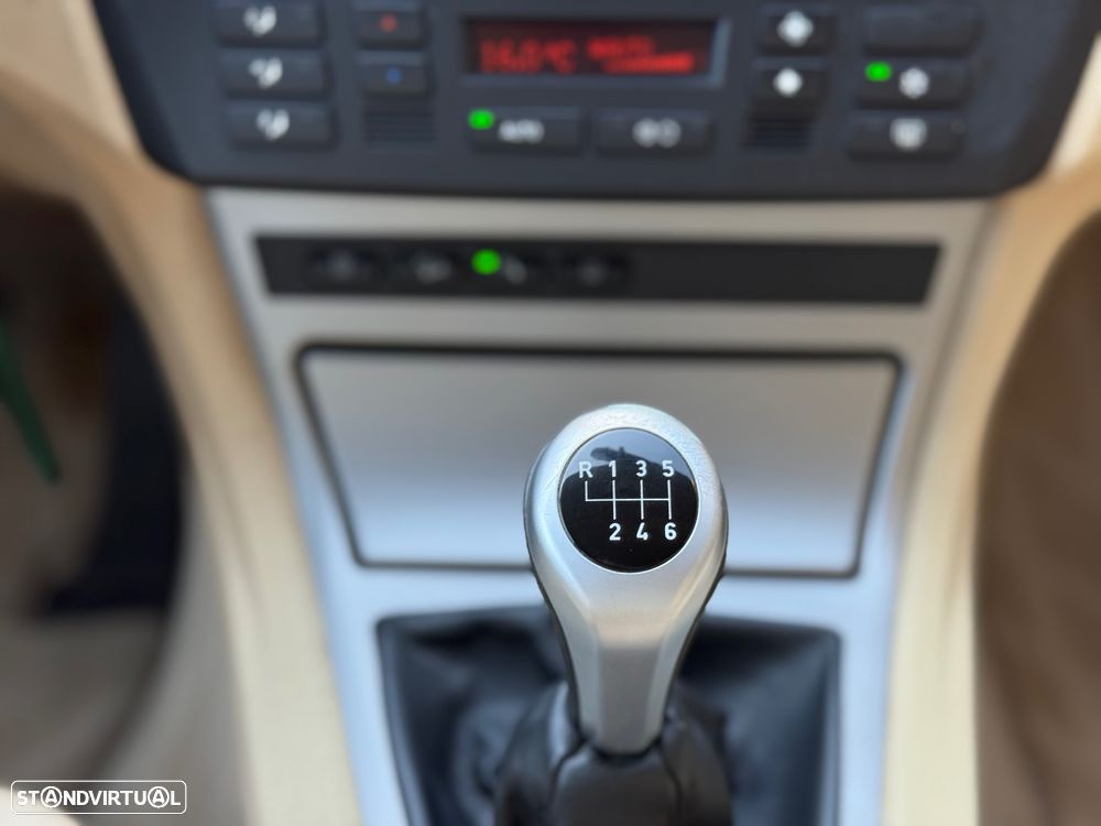 BMW X3 2.0 d LifeStyle - 16