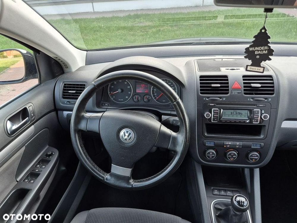 Volkswagen Golf - 11
