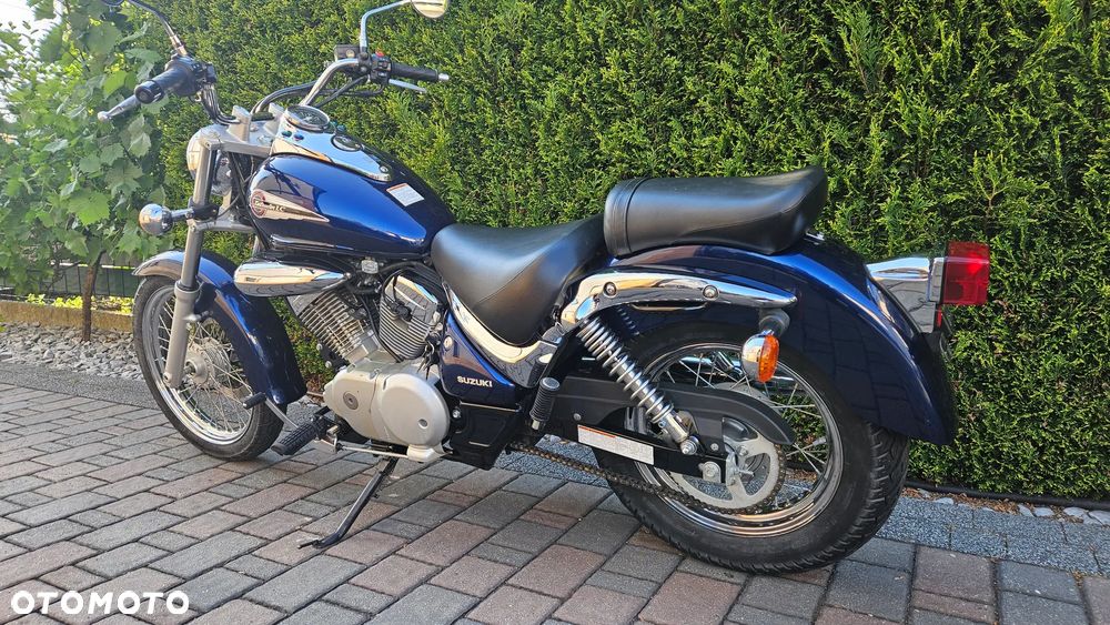 Suzuki Intruder - 3