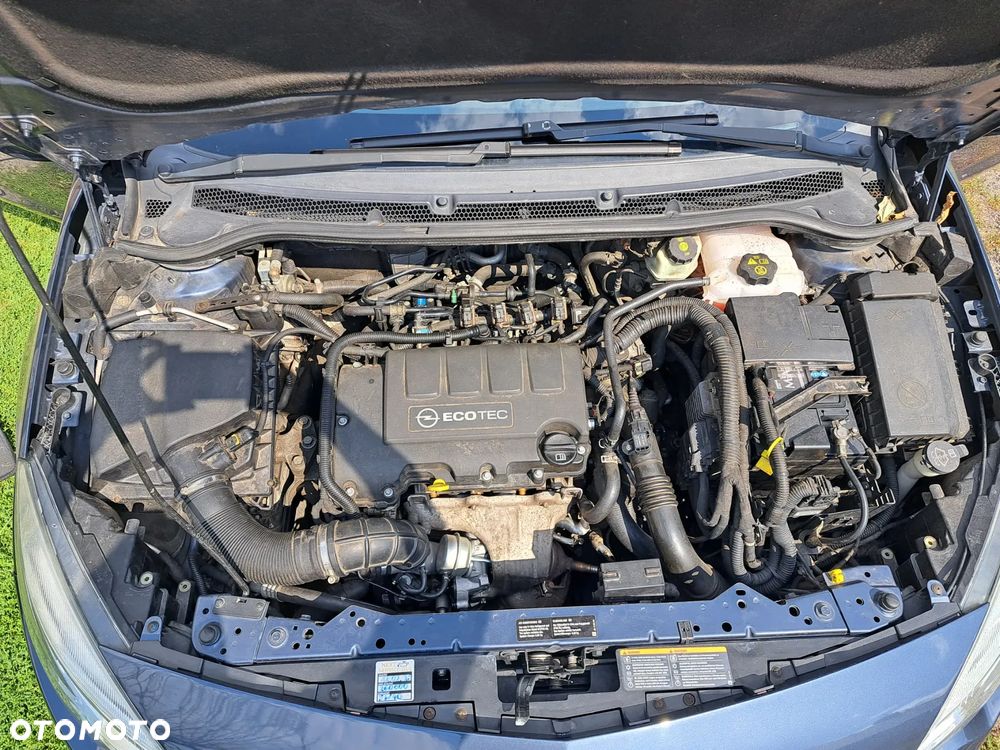 Opel Astra IV 1.4 T Cosmo - 14