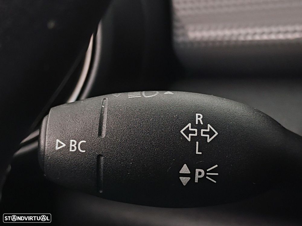 MINI 3 Portas One - 28