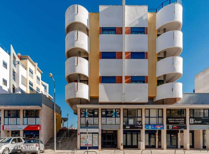 OPORTUNIDADE ARRENDAMENTO - Apartamento T2 centro da Charneca Caparica - Grande imagem: 3/3