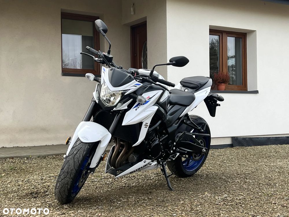 Suzuki GSX - 3