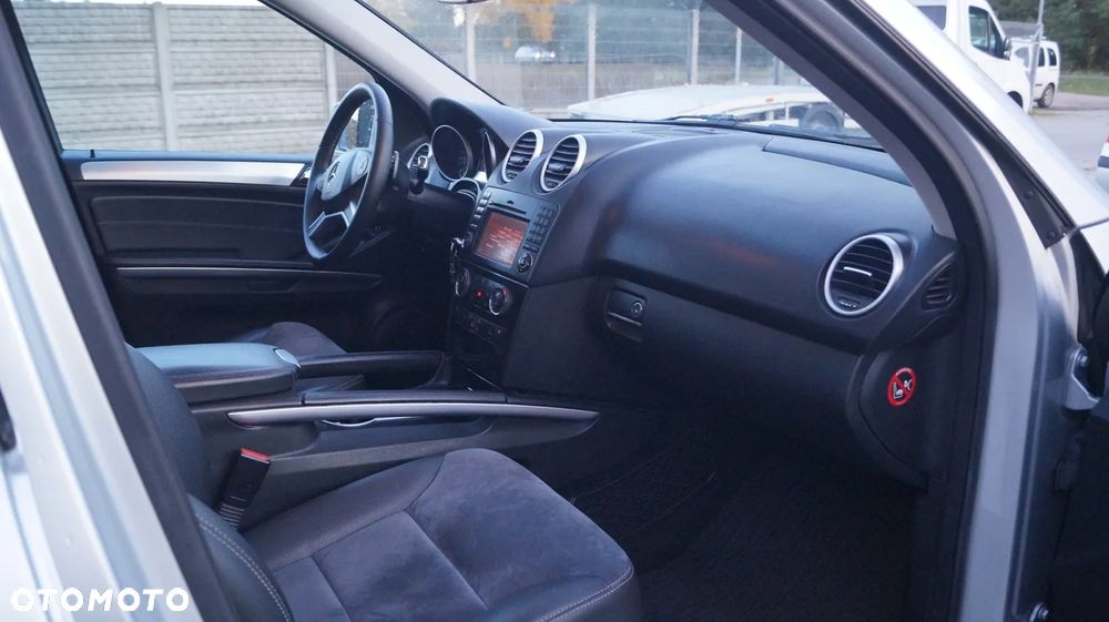 Mercedes-Benz ML 320 CDI 4Matic 7G-TRONIC DPF Edition 10 - 11