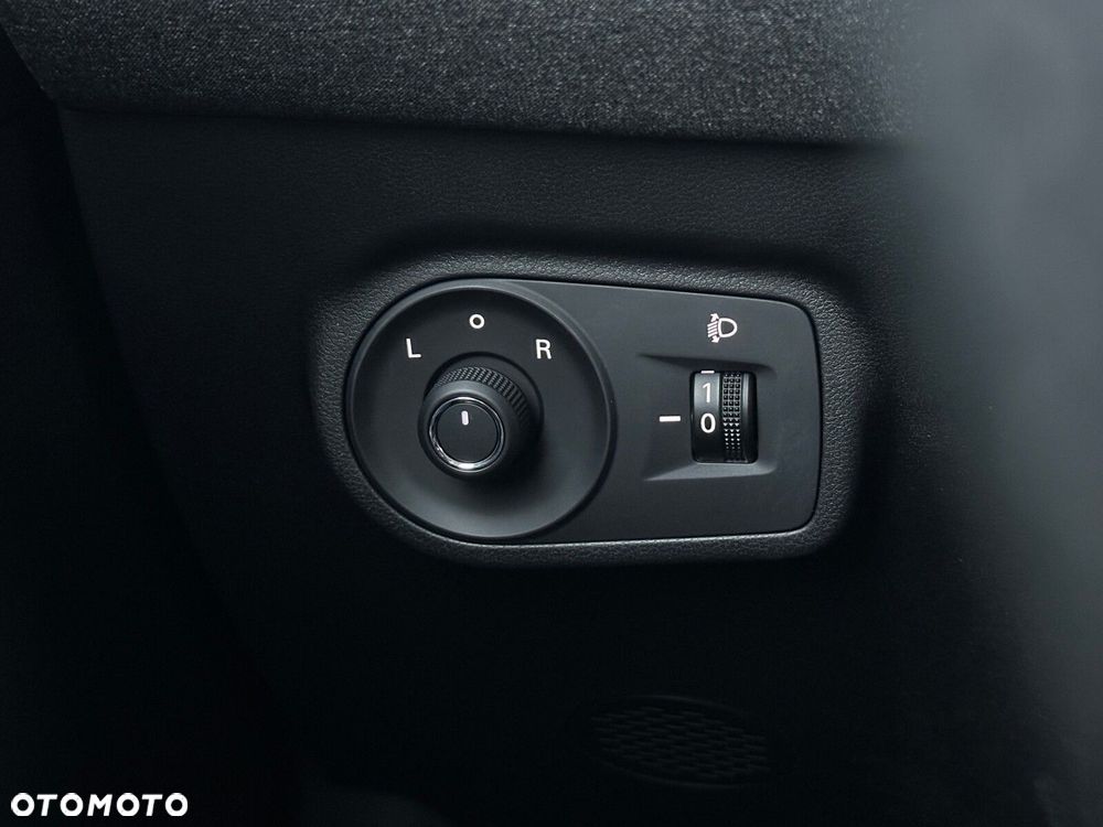 MG ZS Hybrid+ - 18