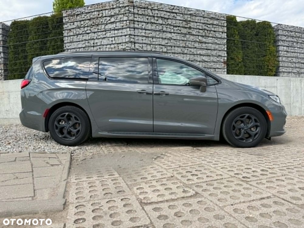 Chrysler Pacifica - 6
