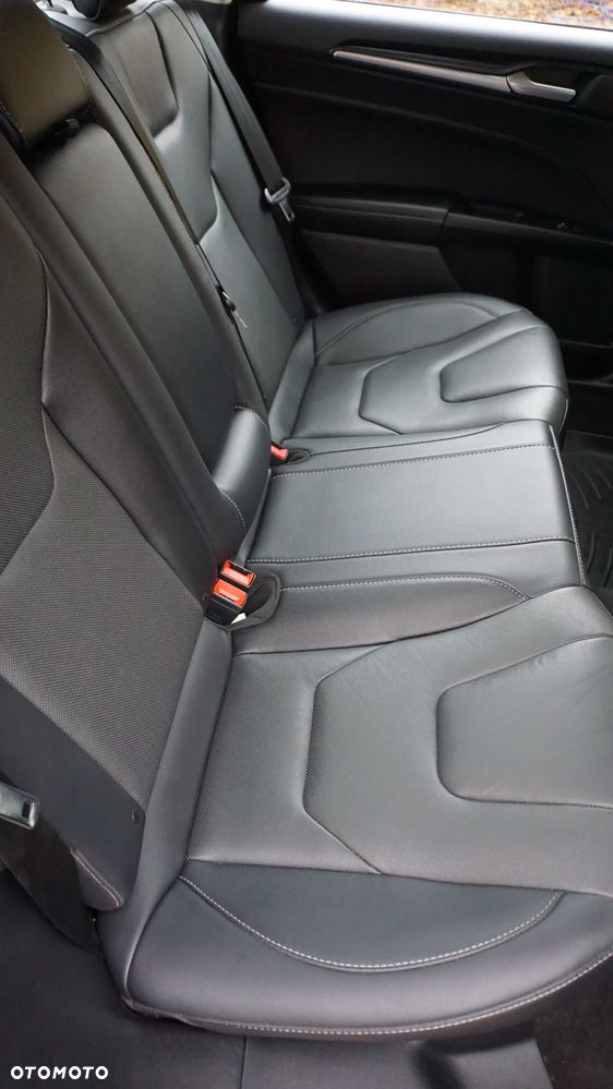 Ford Fusion - 15