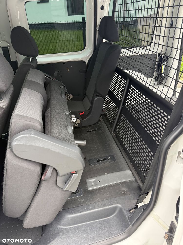 Volkswagen Caddy 2.0 TDI Comfortline - 26