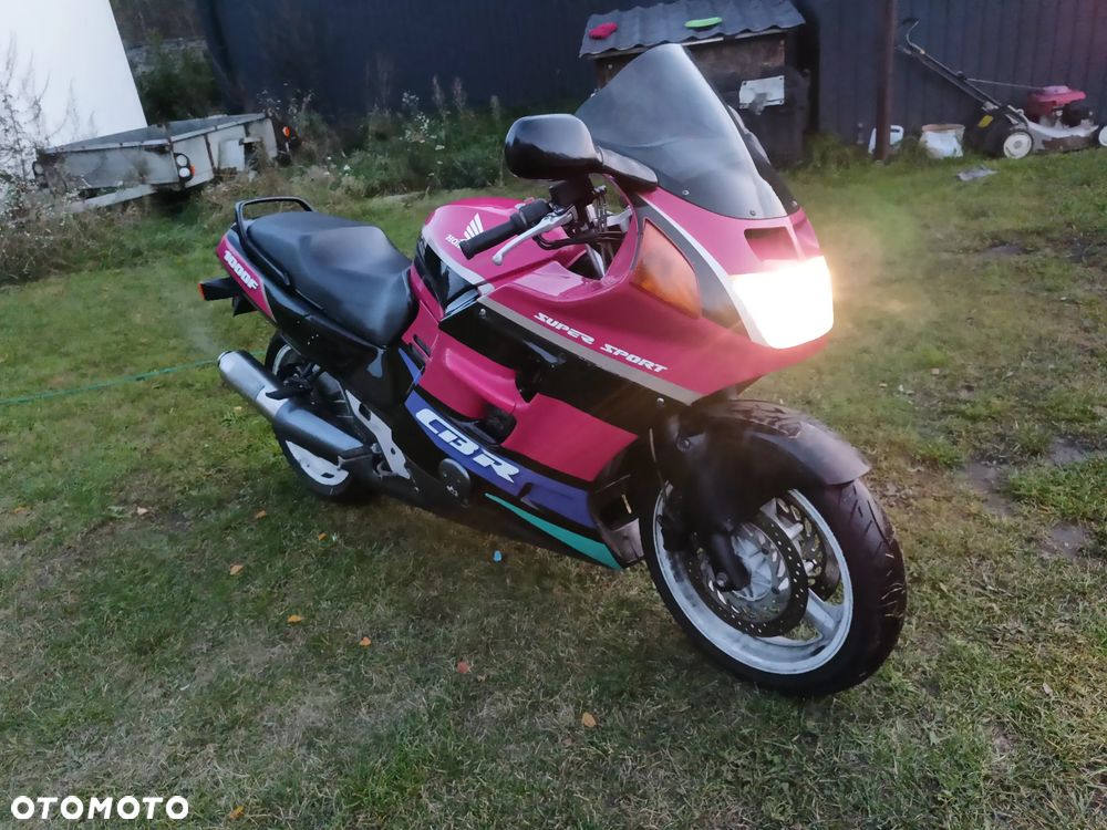 Honda CBR - 1