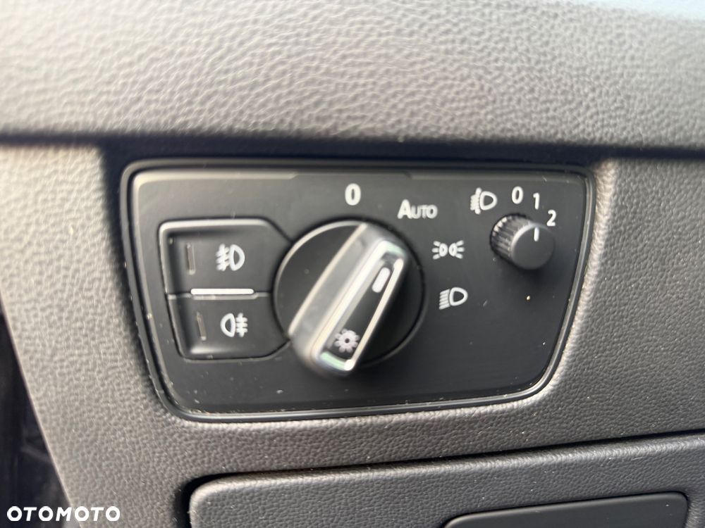 Volkswagen Passat - 13