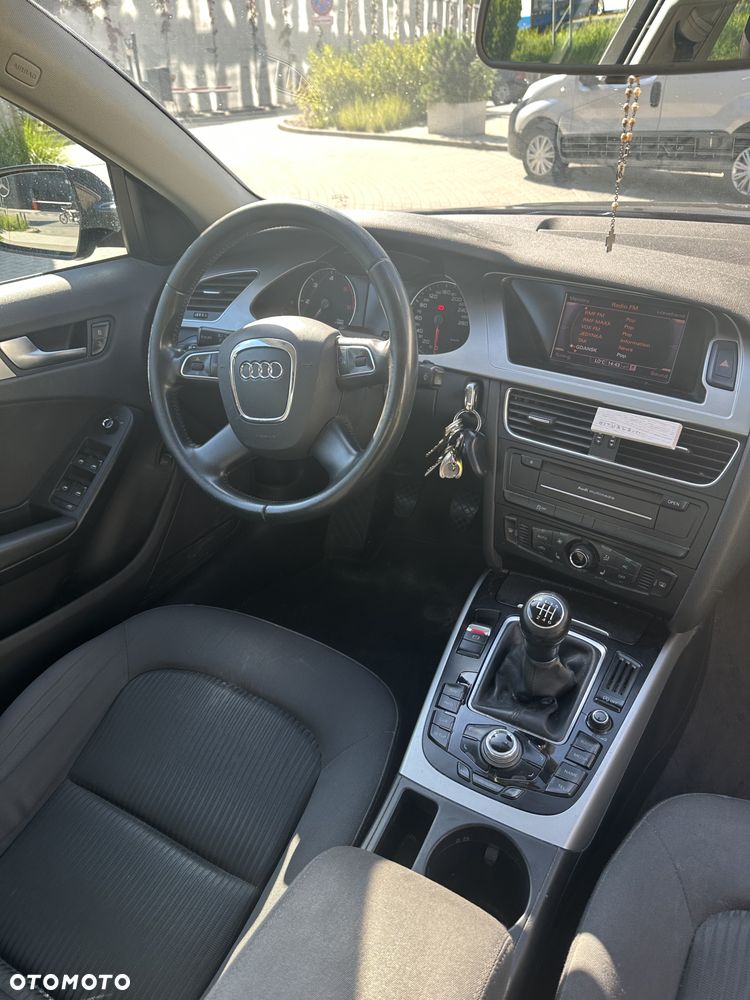 Audi A4 Limousine - 4