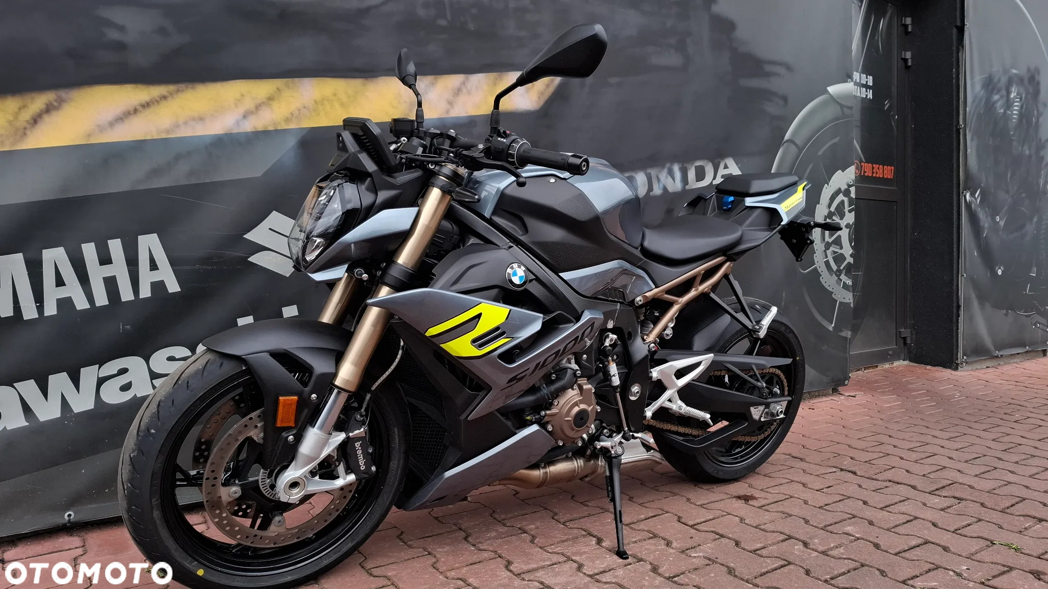 BMW S - 4