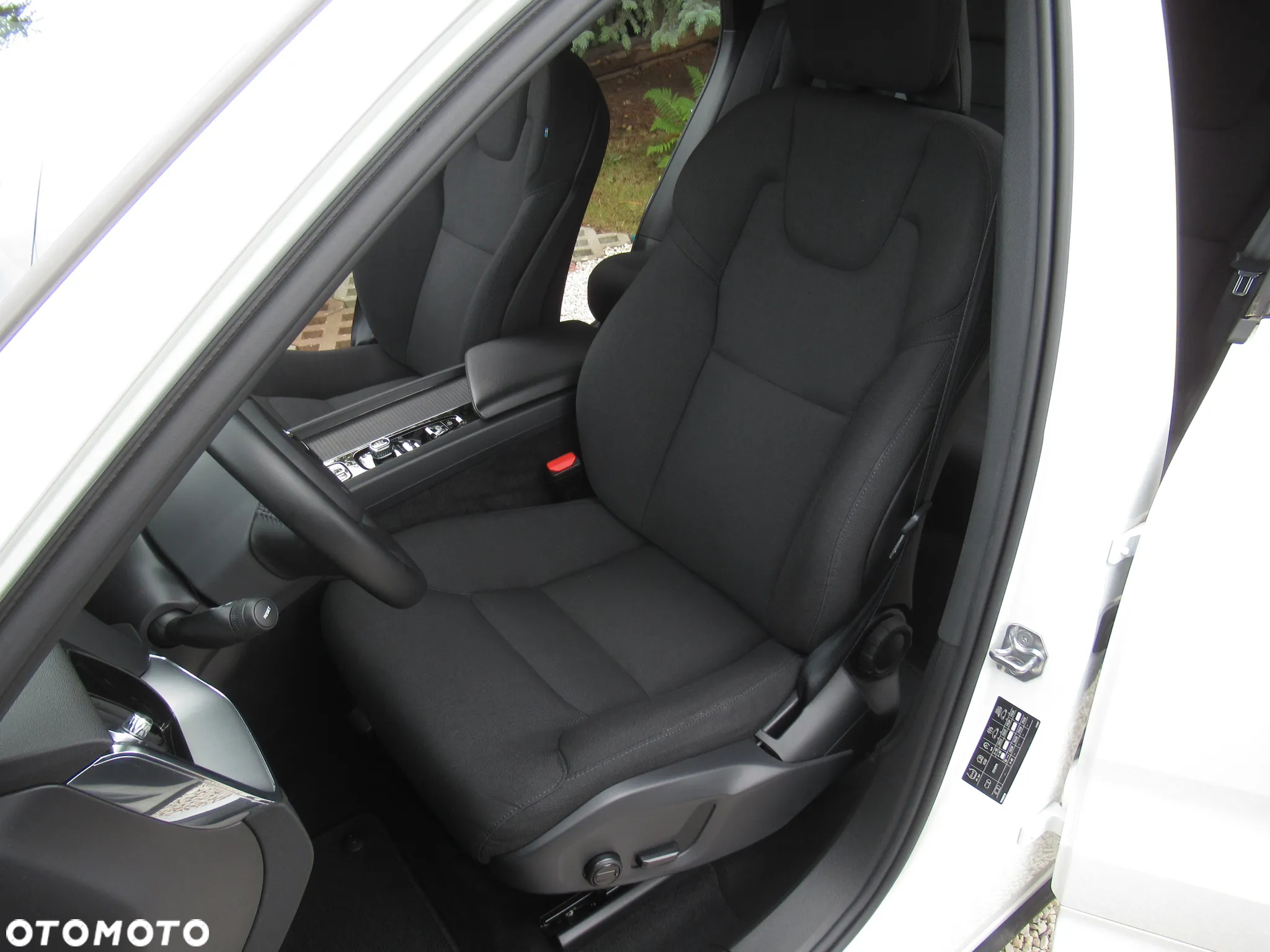 Volvo XC 60 B4 B Momentum - 6