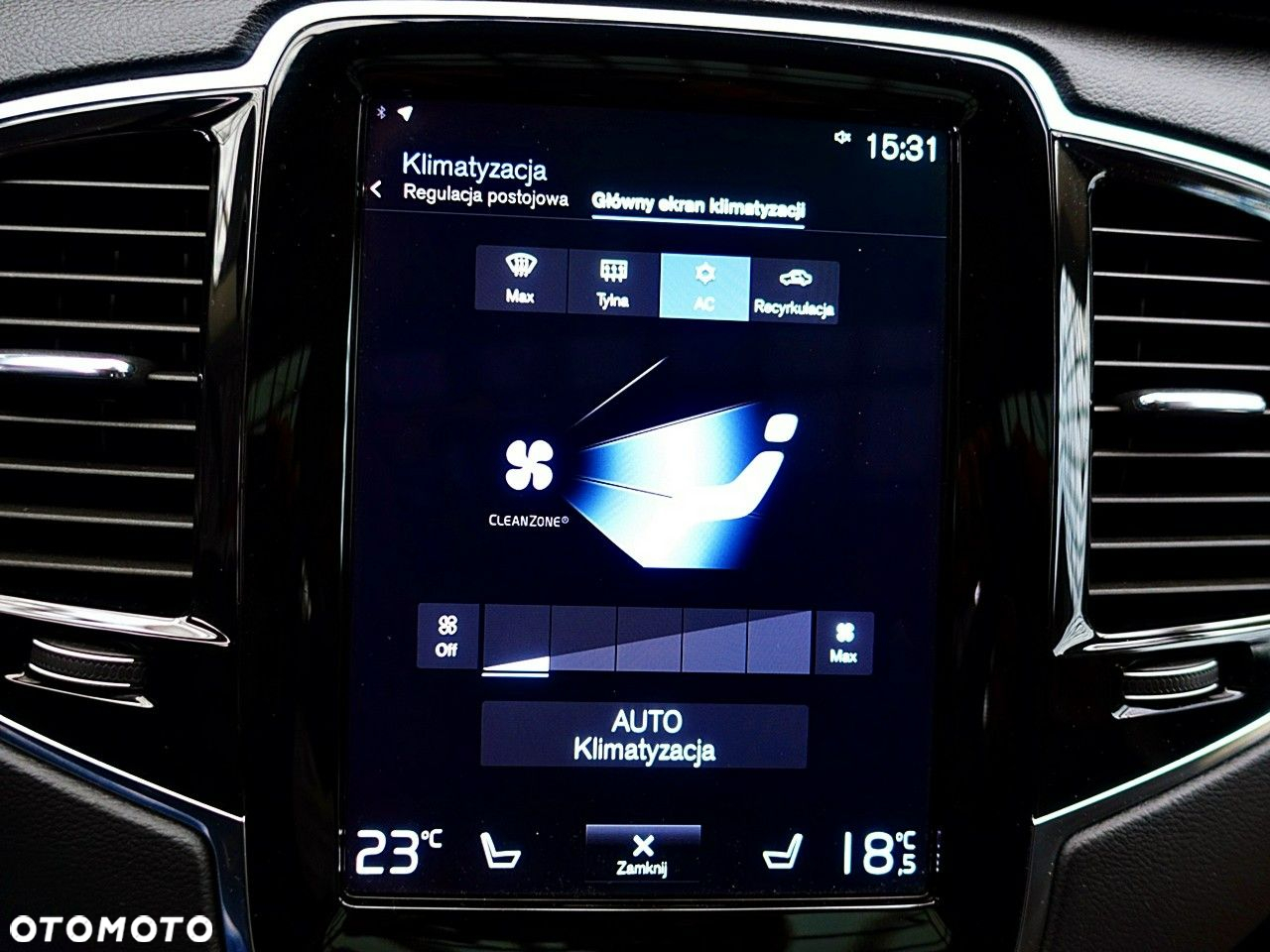 Volvo XC 90 - 31