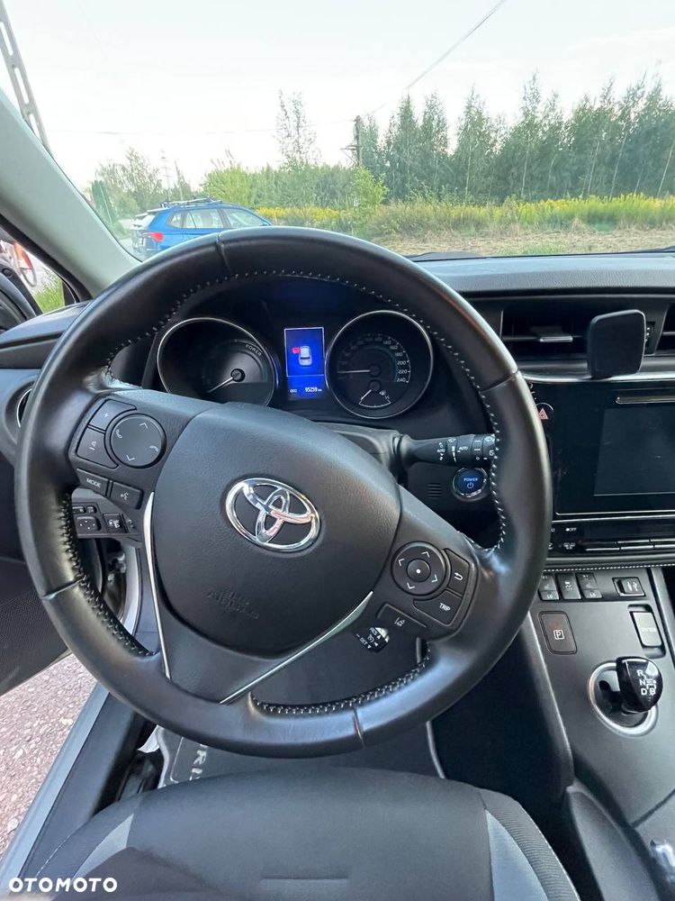 Toyota Auris Hybrid 135 Premium - 10