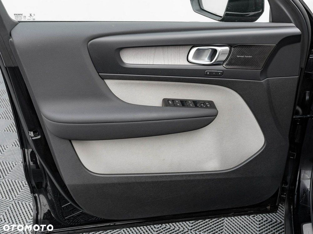 Volvo XC 40 B3 Plus Bright - 13