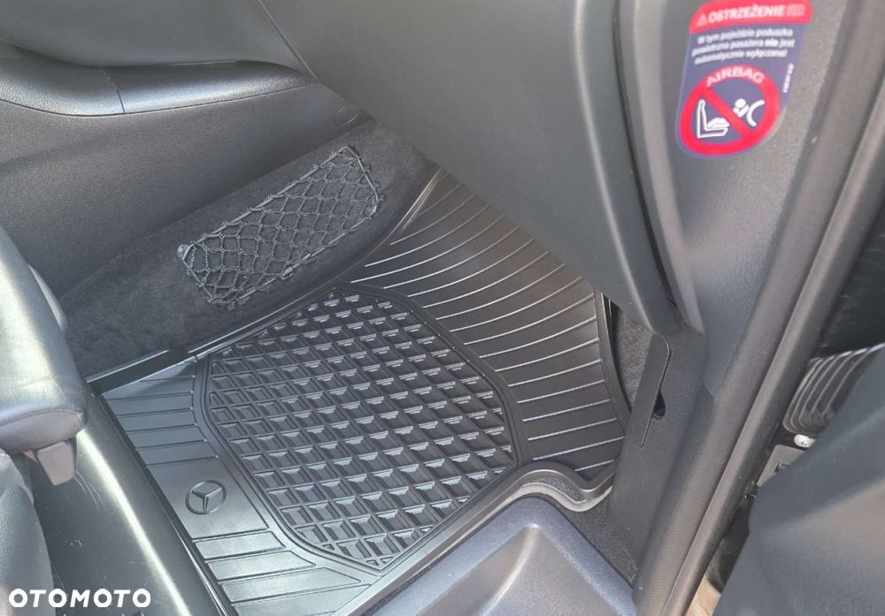 Mercedes-Benz Klasa V - 26