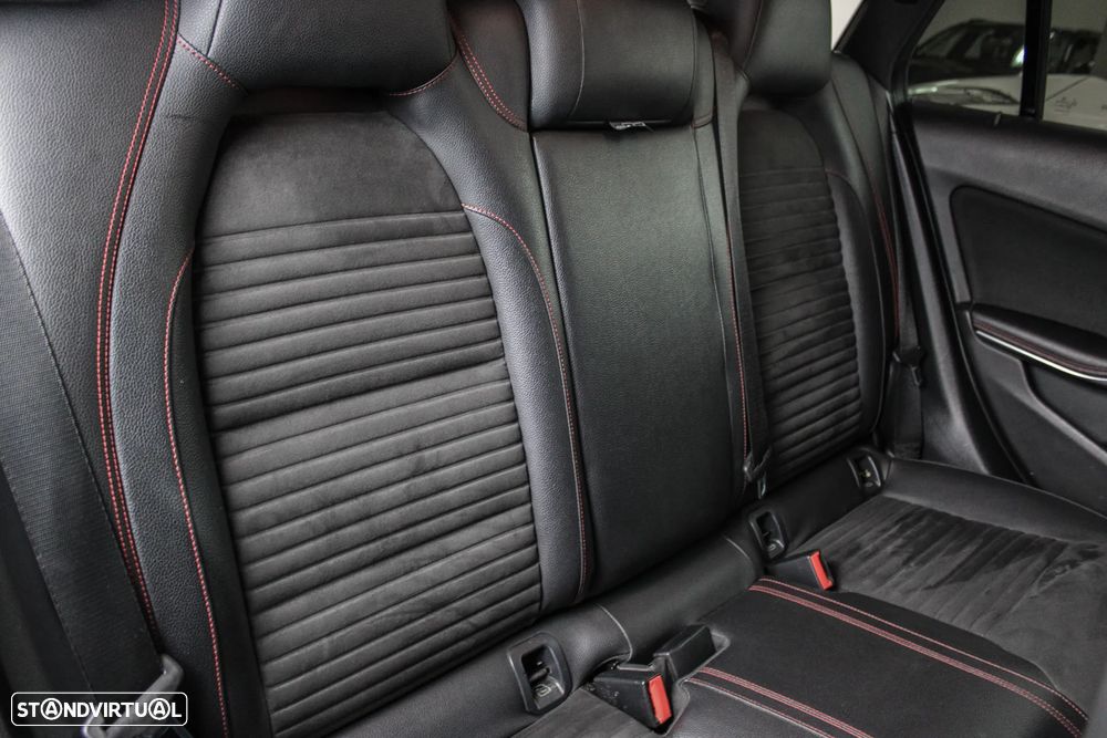 Mercedes-Benz CLA 200 d Shooting Brake AMG Line - 17