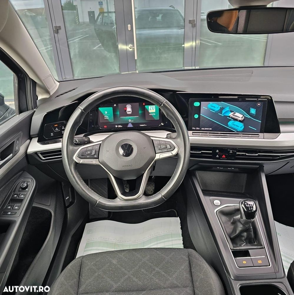 Volkswagen Golf - 8