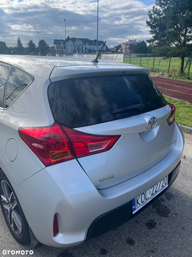 Toyota Auris 2014 photo 5