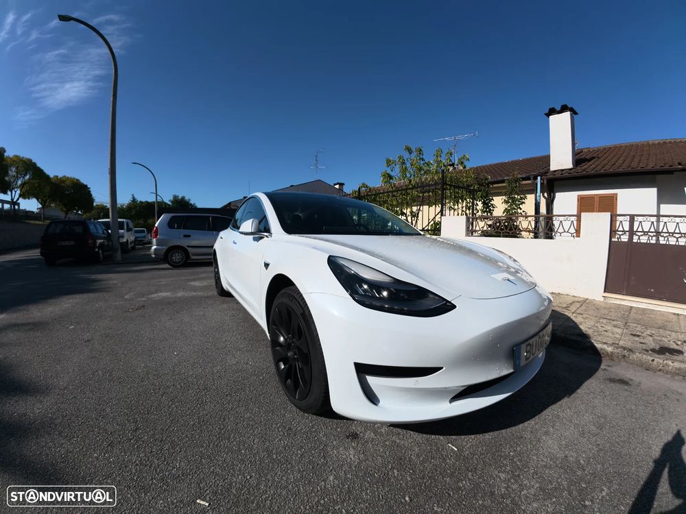 Tesla Model 3 Standard Range Plus RWD — fotografia 14