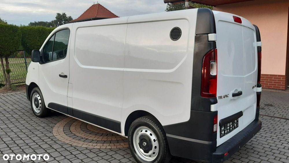 Renault Trafic - 32