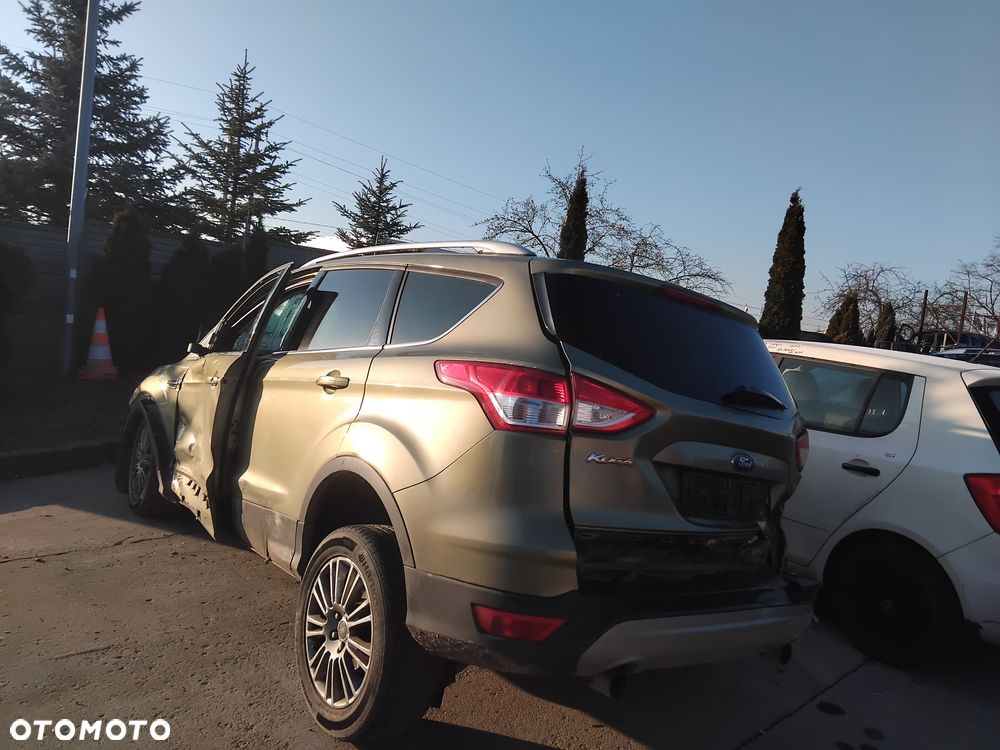 Ford Kuga mk2 z silnikiem 1,6 EcoBoost SCTI 150 PS i skrzynią manualną 6 bieg lakier kod JD - 4