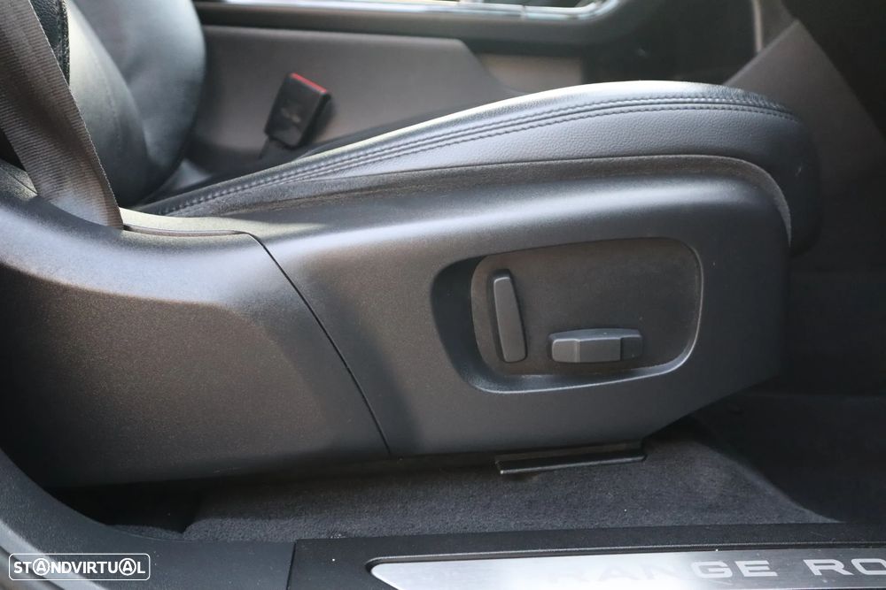 Land Rover Range Rover Evoque 1.5 P300e AWD S Auto - 24