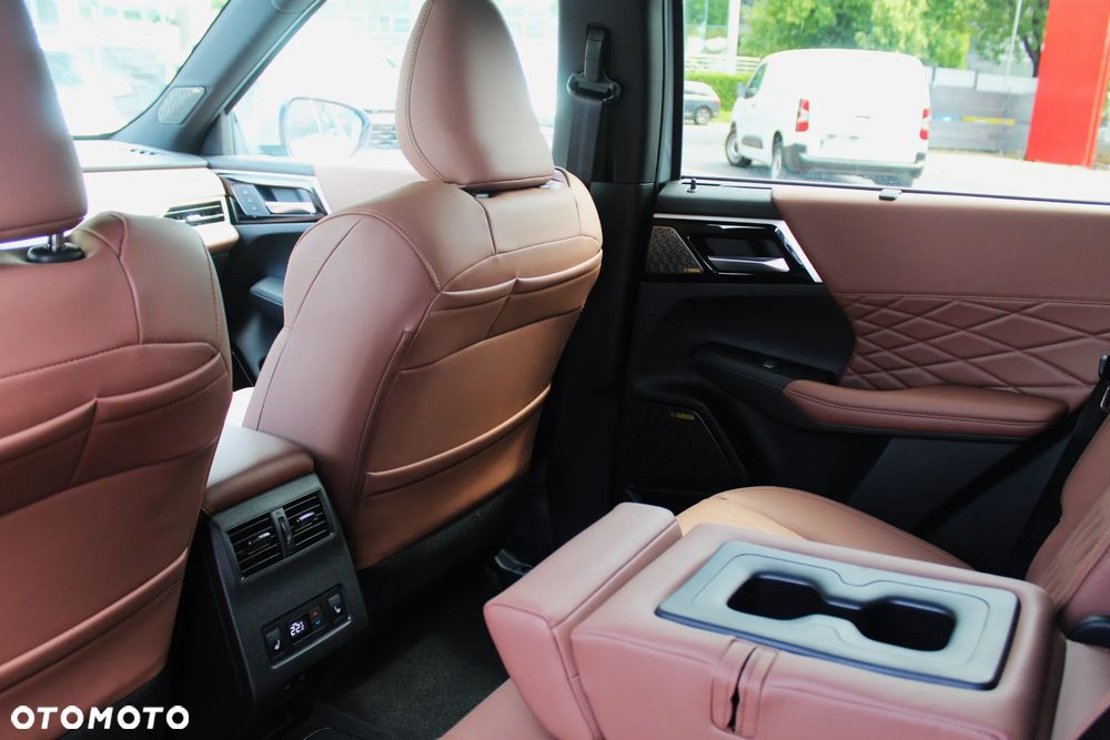 Mitsubishi Outlander Instyle Plus - 16