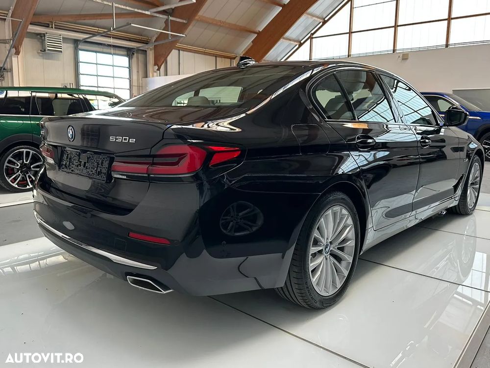 BMW Seria 5 530e xDrive Touring Aut. Luxury Line - 2