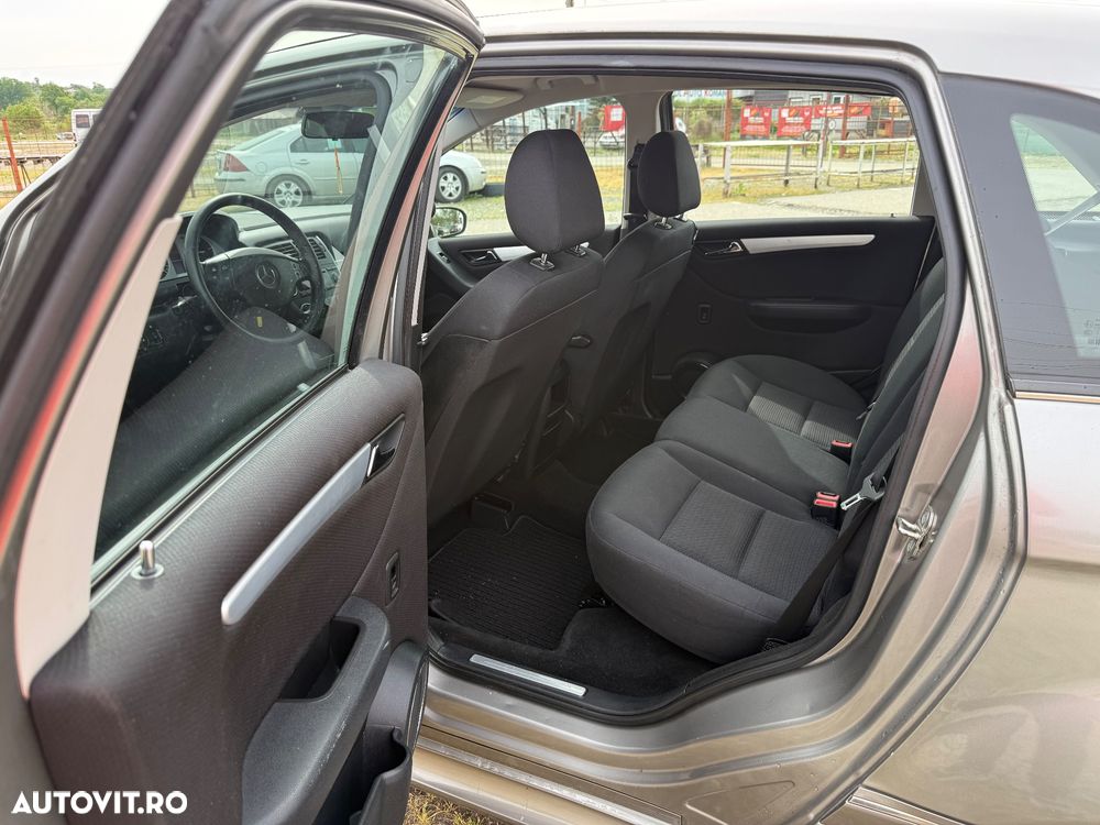 Mercedes-Benz B 180 CDI - 8
