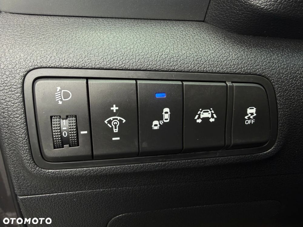 Hyundai Tucson blue 1.7 CRDi 2WD DCT Premium - 30