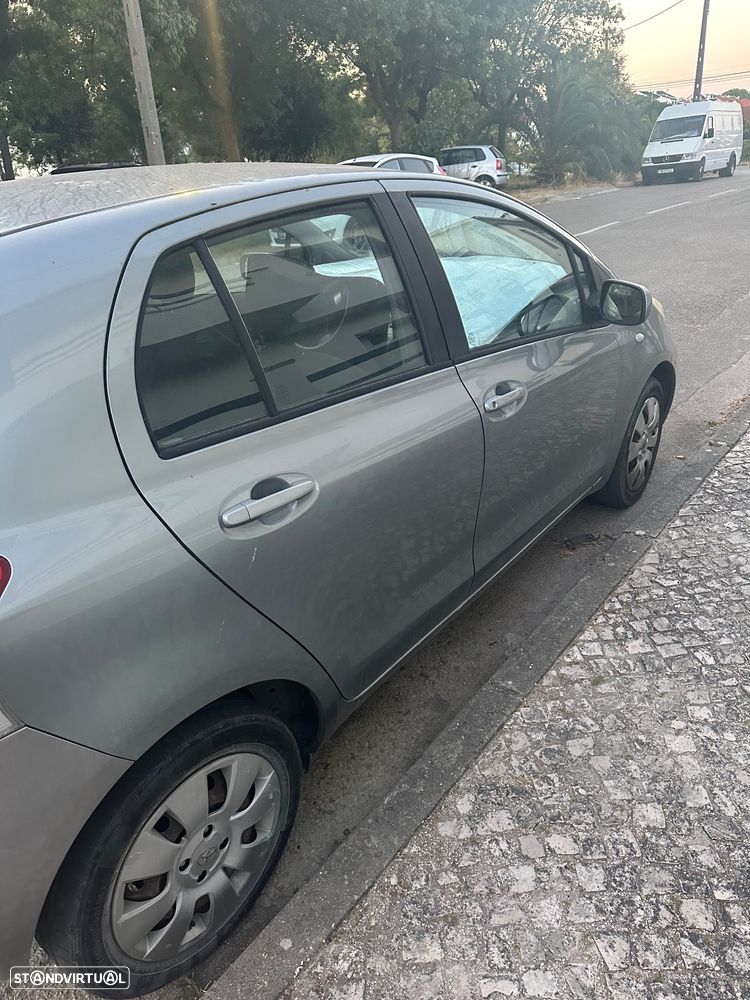 Toyota Yaris 1.0 VVT-i AC Manual - 6