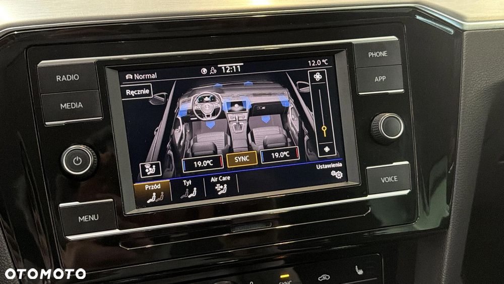 Volkswagen Passat 2.0 TDI Elegance DSG - 21