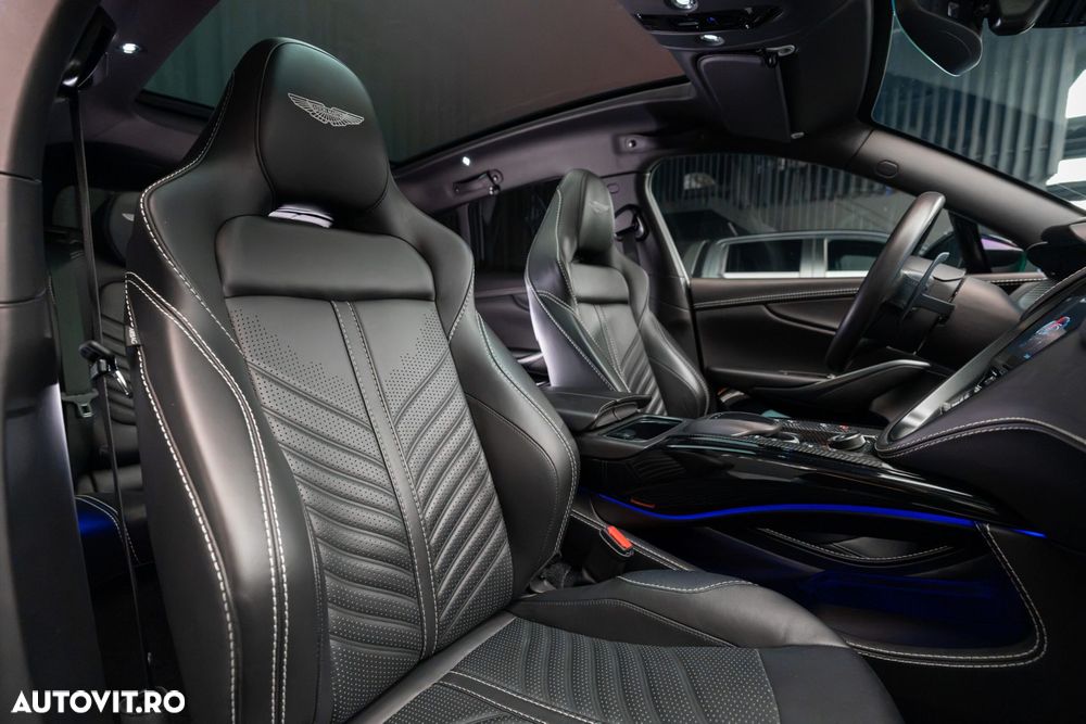 Aston Martin DBX - 34