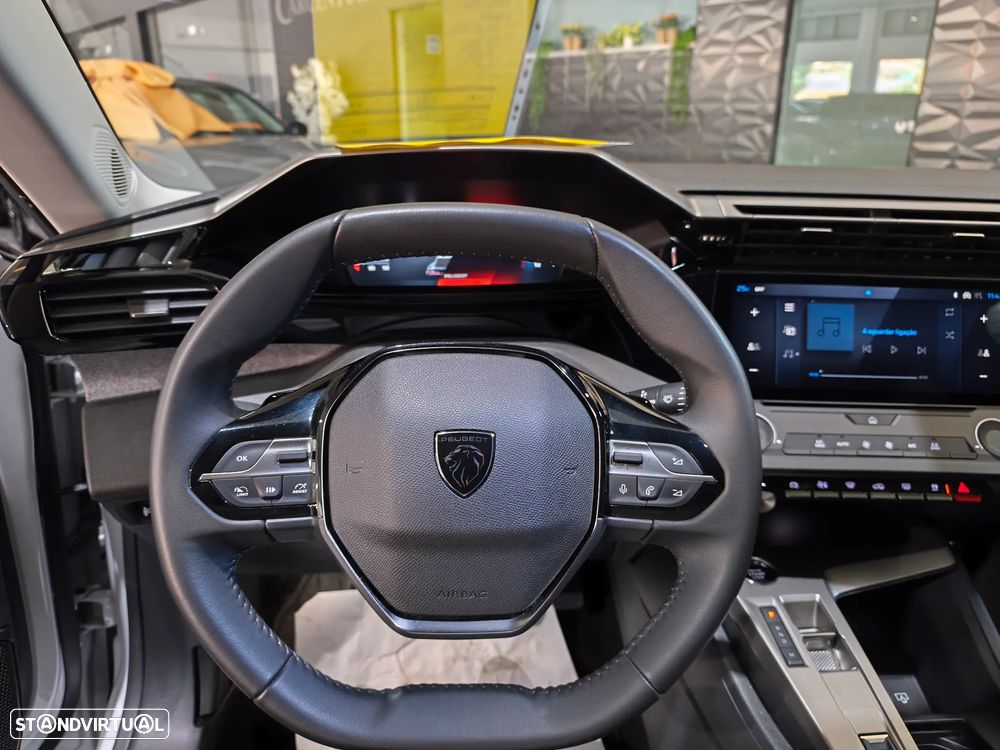 Peugeot 408 1.2 Hybrid Allure e-DCS6 - 12
