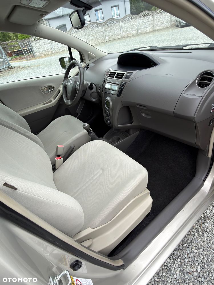 Toyota Yaris 1.33 Prestige - 17