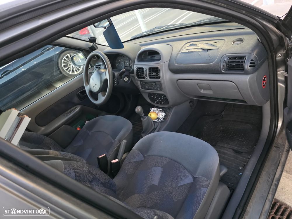 Renault Clio 1.2 - 3