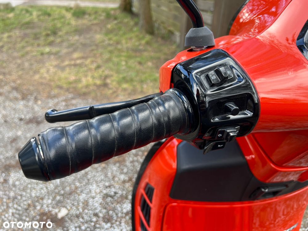 Vespa GTS - 8