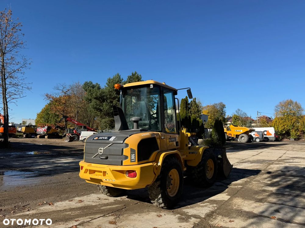 Volvo L 30 G - 4
