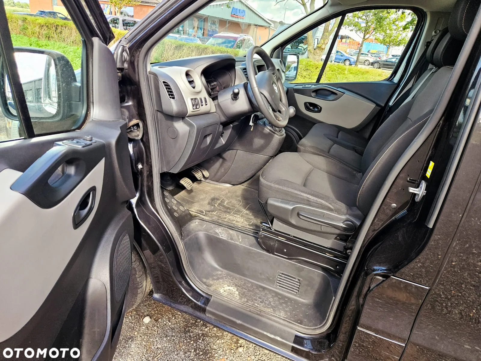 Renault TRAFIC L1H1 CZARNY KLIMATYZACJA - 8