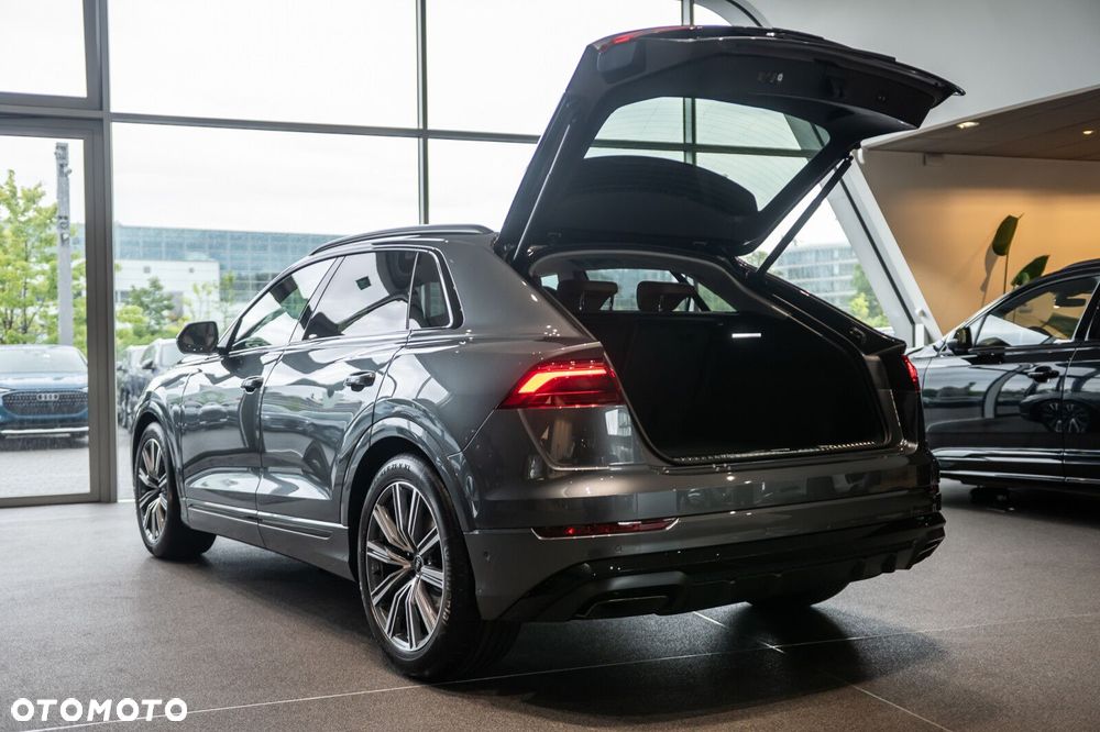 Audi Q8 - 8