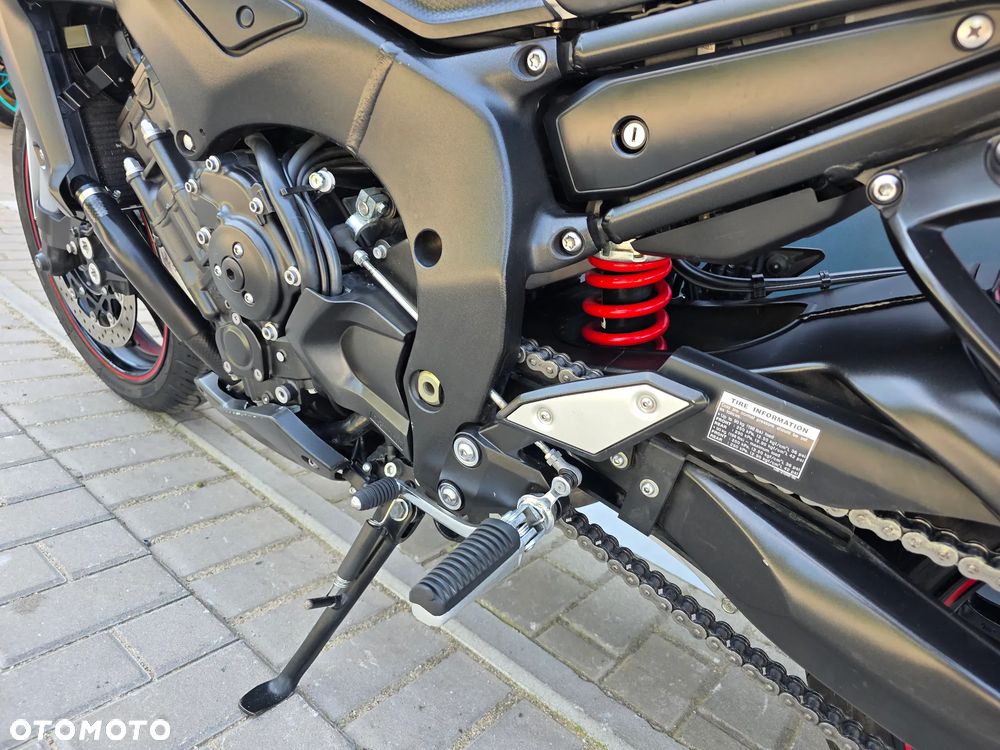 Yamaha FZ - 22