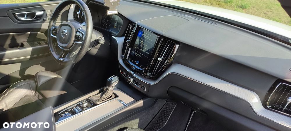 Volvo XC 60 D4 AWD R-Design - 9