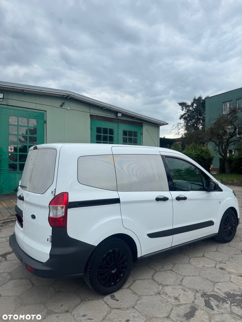 Ford transit courier - 3