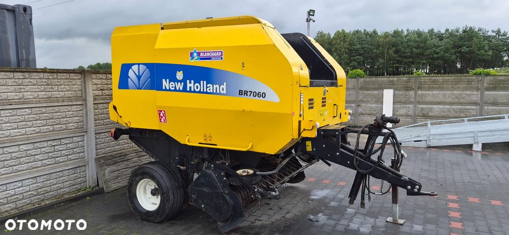 New Holland BR 7060 prasa rolująca siatka 2012r - 3